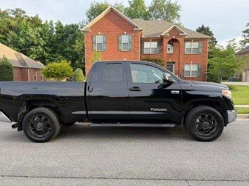 Black 2016 Toyota Tundra SR