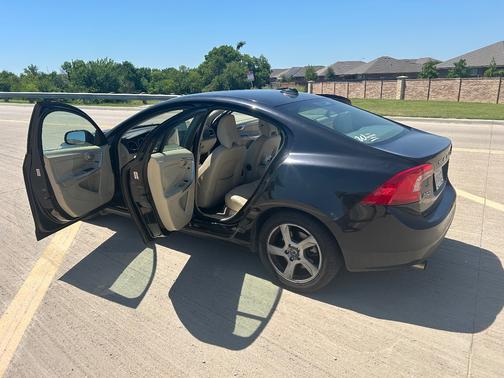 Black 2012 Volvo S60 T5