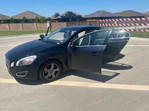 Black 2012 Volvo S60 T5