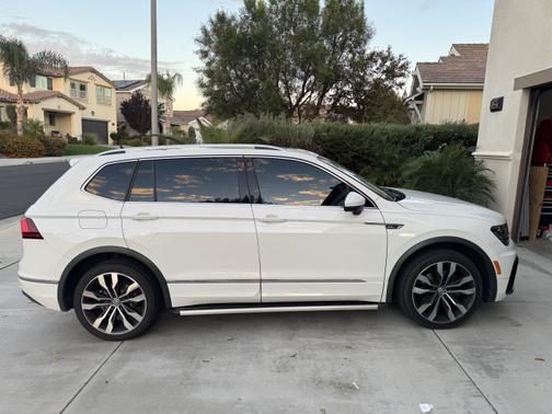 2018 Volkswagen Tiguan 2.0T SEL Premium