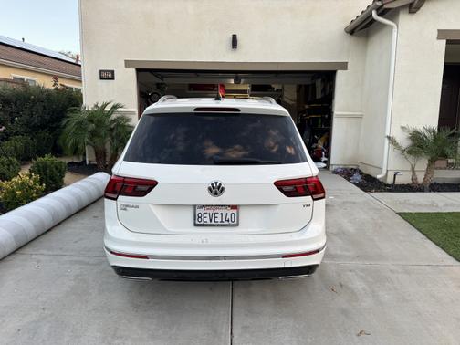 2018 Volkswagen Tiguan 2.0T SEL Premium