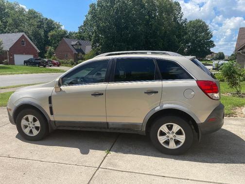 Beige 2009 Saturn Vue XE