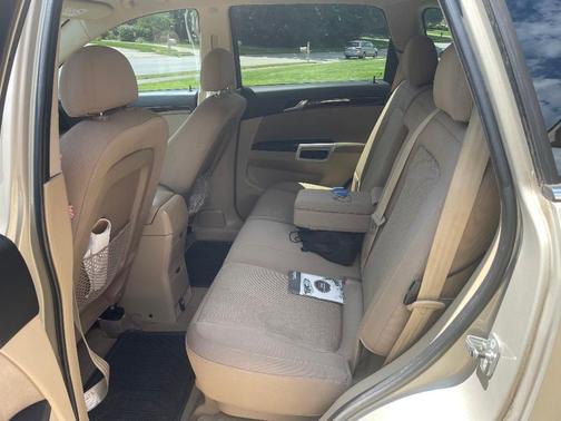 Beige 2009 Saturn Vue XE