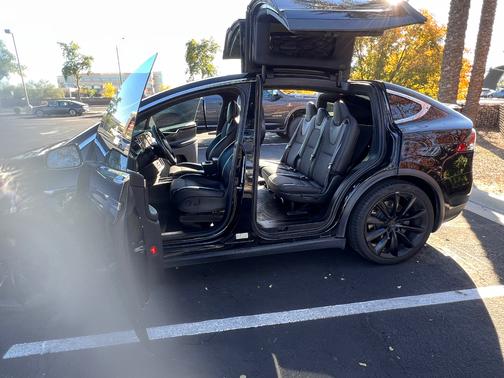 2018 Tesla Model X 75D