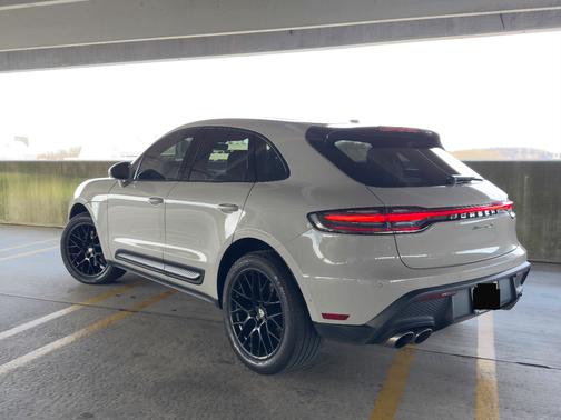 2022 Porsche Macan Macan S