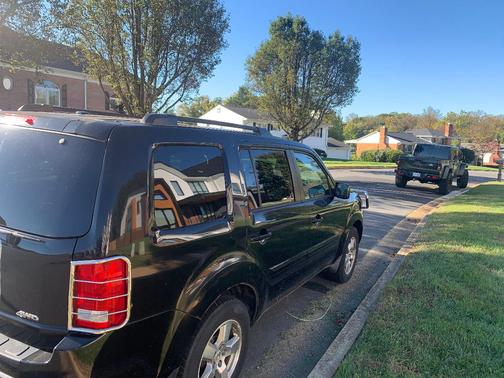 Black 2010 Honda Pilot EX-L