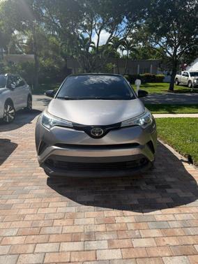 Beige 2019 Toyota C-HR XLE