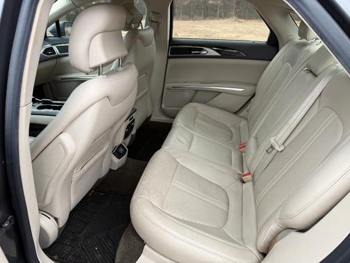 2016 Lincoln MKZ Hybrid Base