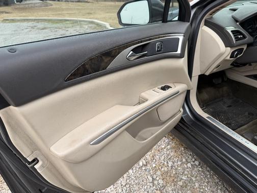 2016 Lincoln MKZ Hybrid Base