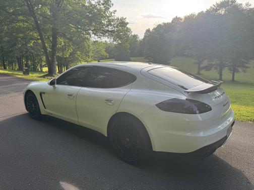 2014 Porsche Panamera Panamera GTS