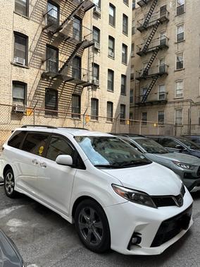 2018 Toyota Sienna SE