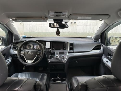 2018 Toyota Sienna SE