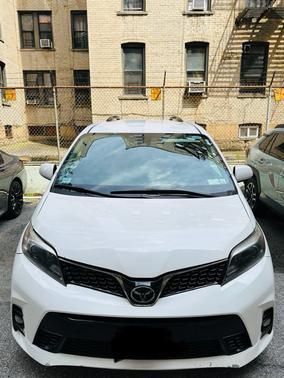 2018 Toyota Sienna SE