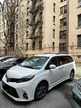 2018 Toyota Sienna SE