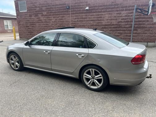 2012 Volkswagen Passat 2.0 TDI SEL Premium
