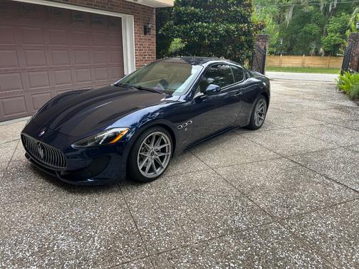 Blue 2013 Maserati GranTurismo Sport