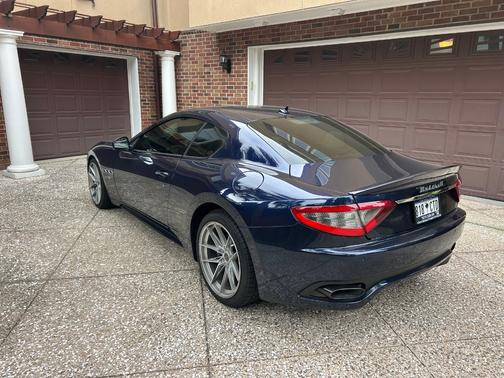 Blue 2013 Maserati GranTurismo Sport