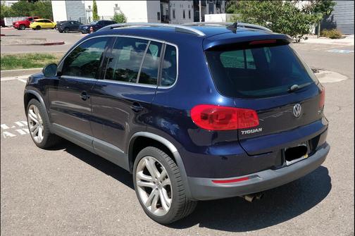 Blue 2012 Volkswagen Tiguan SEL