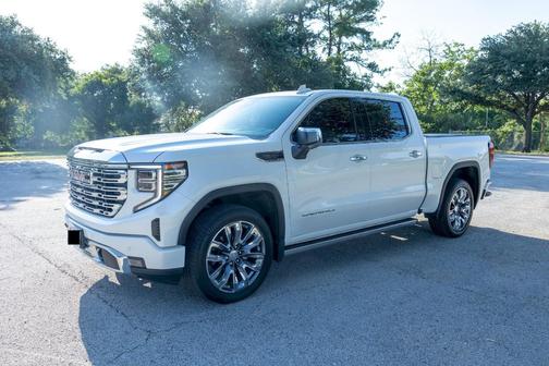 White 2023 GMC Sierra 1500 Denali
