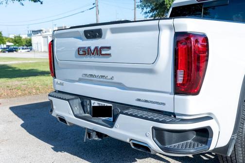 White 2023 GMC Sierra 1500 Denali