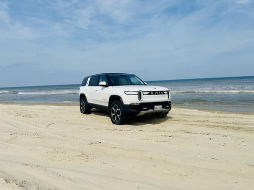 2024 Rivian R1S Adventure Quad-Motor Large Package