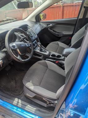 Blue 2014 Ford Focus SE