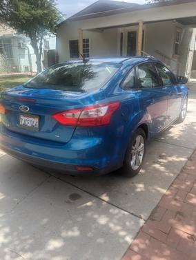 Blue 2014 Ford Focus SE