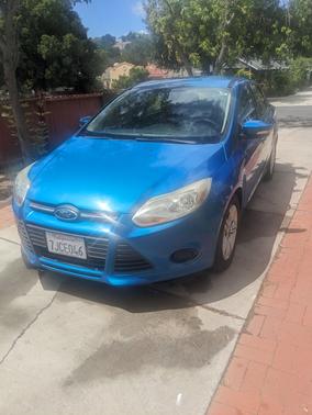 Blue 2014 Ford Focus SE