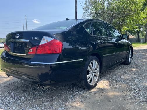 2010 INFINITI M35 x