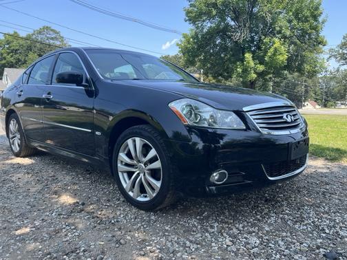 2010 INFINITI M35 x