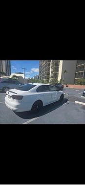 White 2014 Volkswagen Jetta Auto SE