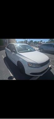 White 2014 Volkswagen Jetta Auto SE