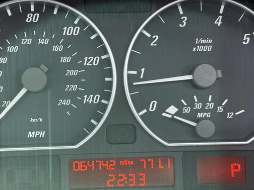 Gray 2006 BMW 330 Ci