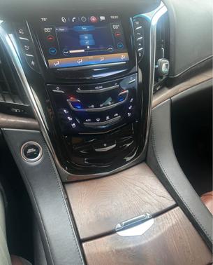 2016 Cadillac Escalade ESV Luxury