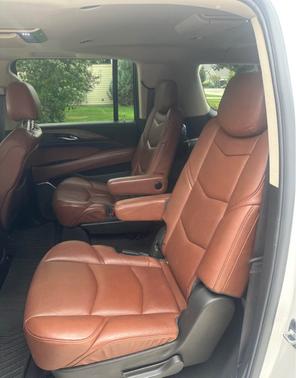 2016 Cadillac Escalade ESV Luxury