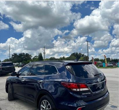 2017 Hyundai SANTA FE SE