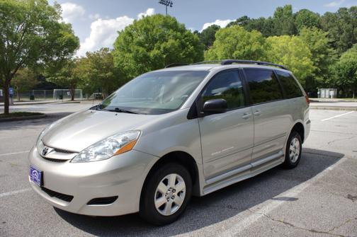 2009 Toyota Sienna LE