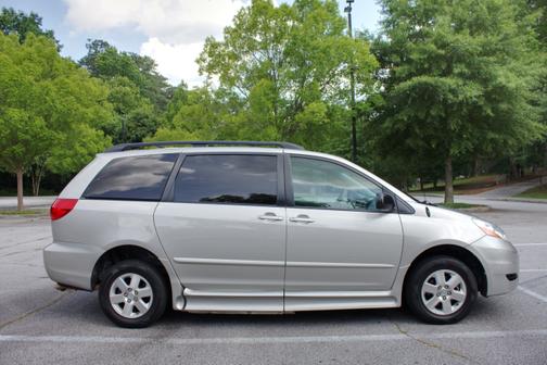 2009 Toyota Sienna LE