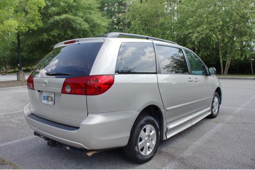 2009 Toyota Sienna LE
