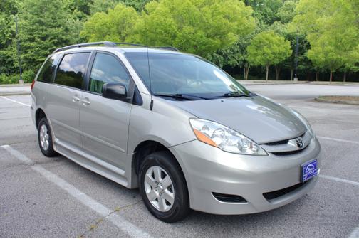 2009 Toyota Sienna LE