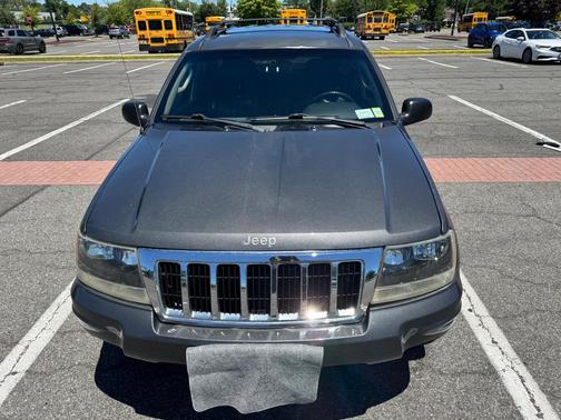 Gray 2004 Jeep Grand Cherokee Laredo
