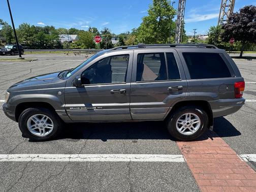 Gray 2004 Jeep Grand Cherokee Laredo