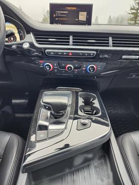 Blue 2017 Audi Q7 3.0T Premium Plus