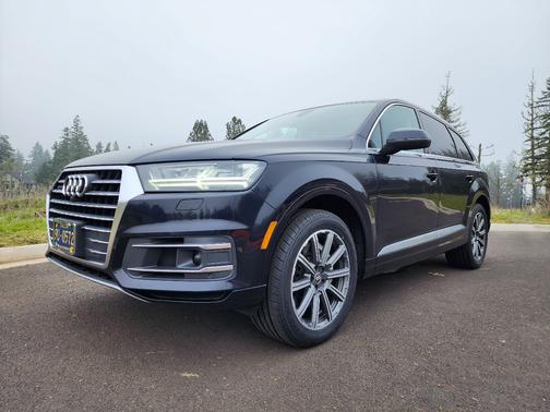 Blue 2017 Audi Q7 3.0T Premium Plus