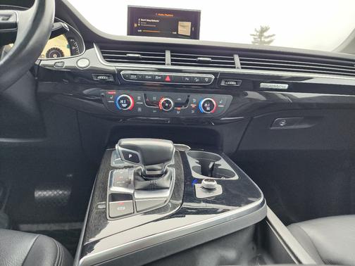 Blue 2017 Audi Q7 3.0T Premium Plus