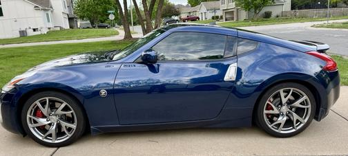 Blue 2013 Nissan 370Z Touring