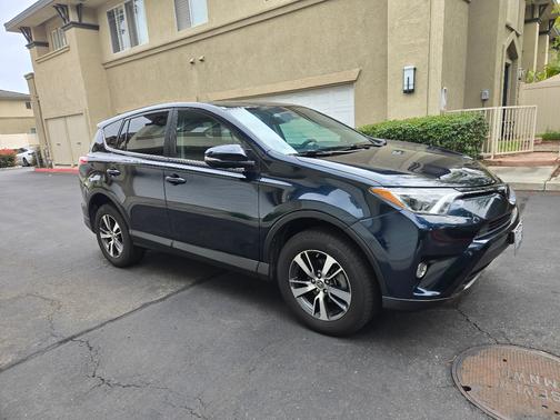 Green 2018 Toyota RAV4 XLE