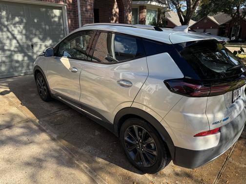 Silver 2022 Chevrolet Bolt EUV Premier