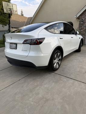 White 2023 Tesla Model Y Long Range
