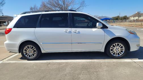 2010 Toyota Sienna XLE Limited